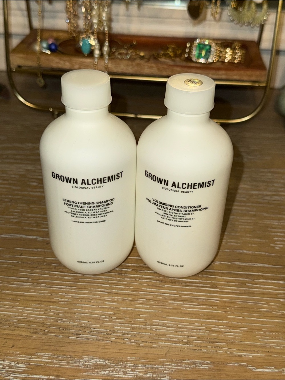 Grown Alchemist Cream White Shampoo & Conditioner Set